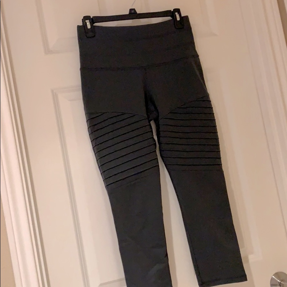 Lucy Cropped Moto Leggings
